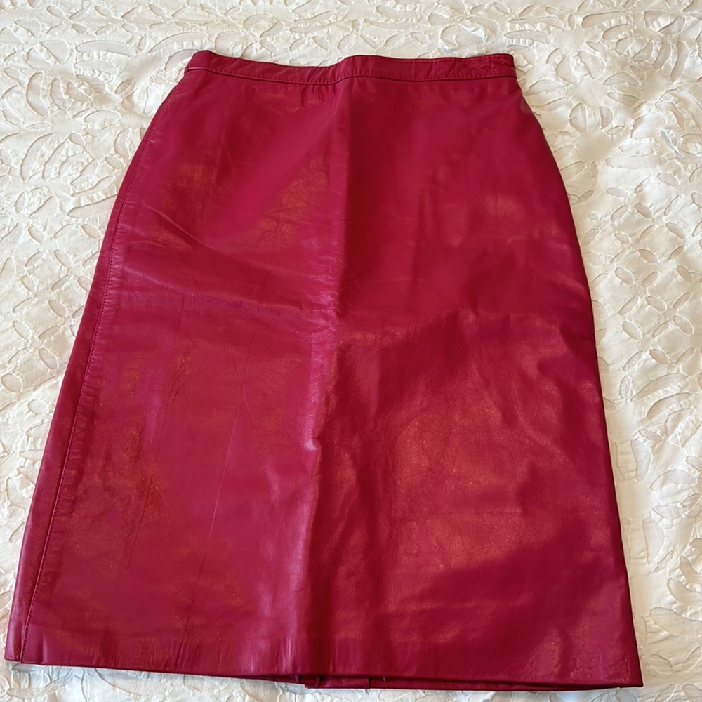 Beautiful vintage, real leather, hot pink skirt - Picture 2 of 5